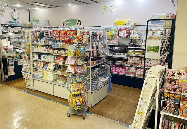 サービスカウンター(雑誌・衛生雑貨)